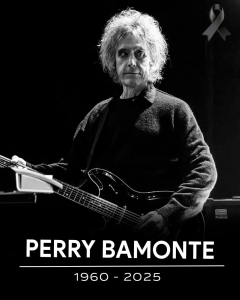 Muere a los 65 años Perry Bamonte, guitarrista y tecladista de The Cure